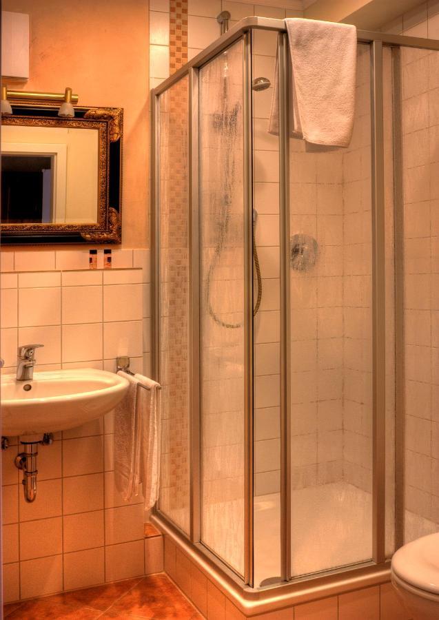 Alte Brauerei Kasbachtal Hotel Buitenkant foto